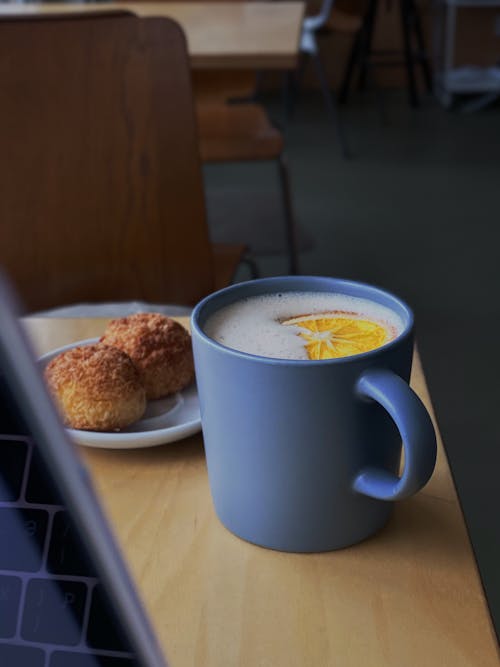 Gratis lagerfoto af bord, kop, lodret skud