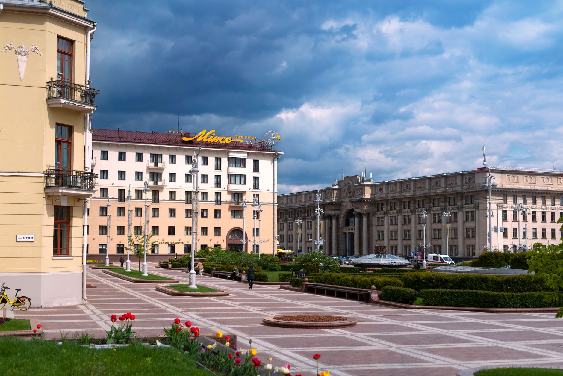 Belarus'un başkenti Minsk'te bir cadde