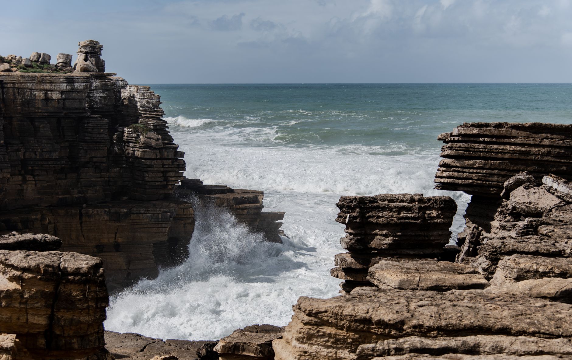 Erosi Pantai California Mengkhawatirkan, Lubang Raksasa Ancam Pemukiman Warga