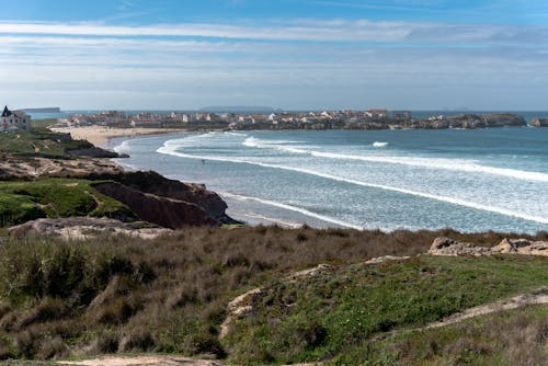 Immagine gratuita di cittadina, mare, onde