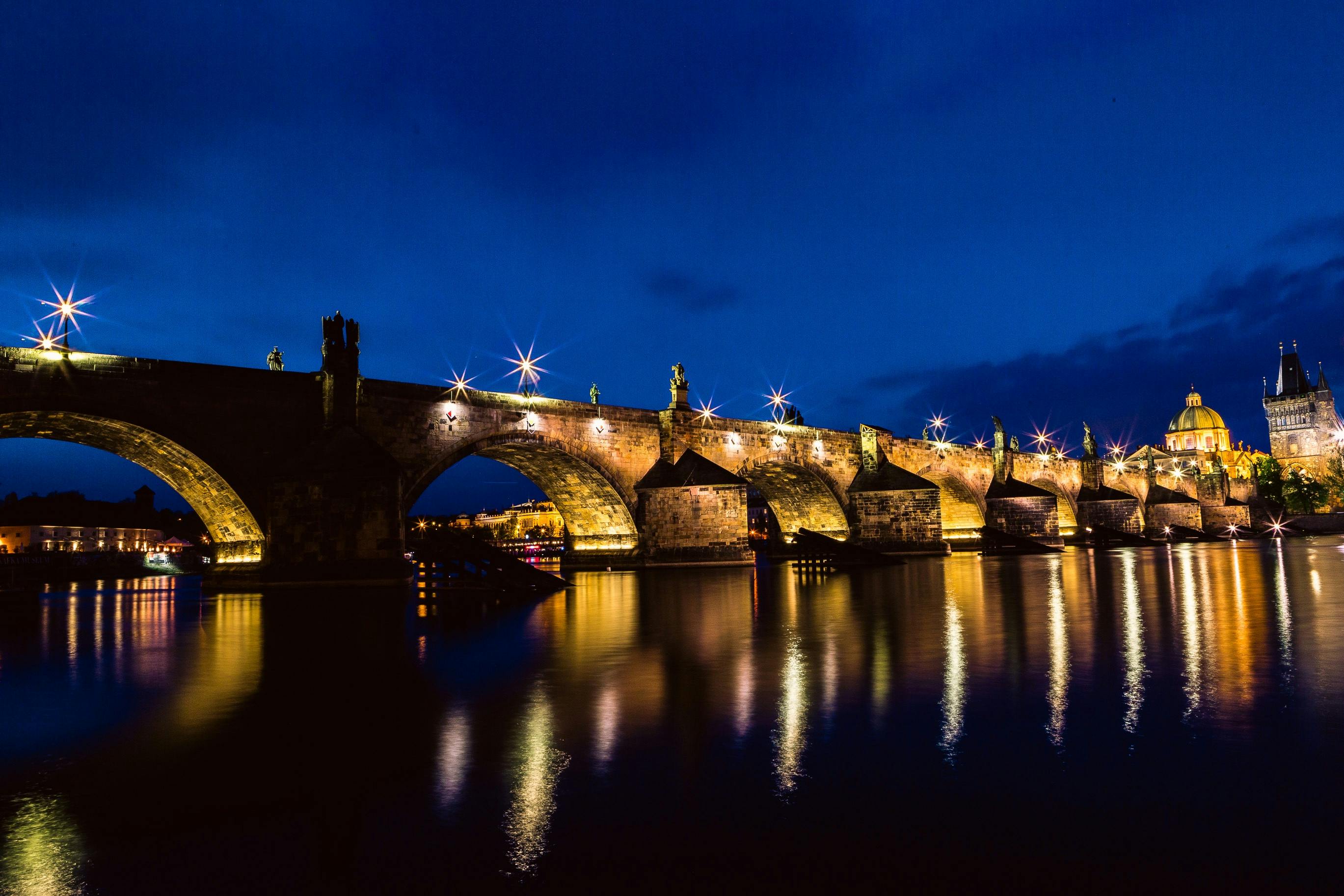 https://images.pexels.com/photos/161894/town-history-architecture-czech-repulic-161894.jpeg