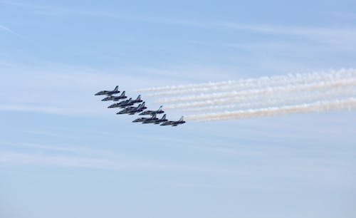Foto d'estoc gratuïta de aeronaus, aviació, avions de combat