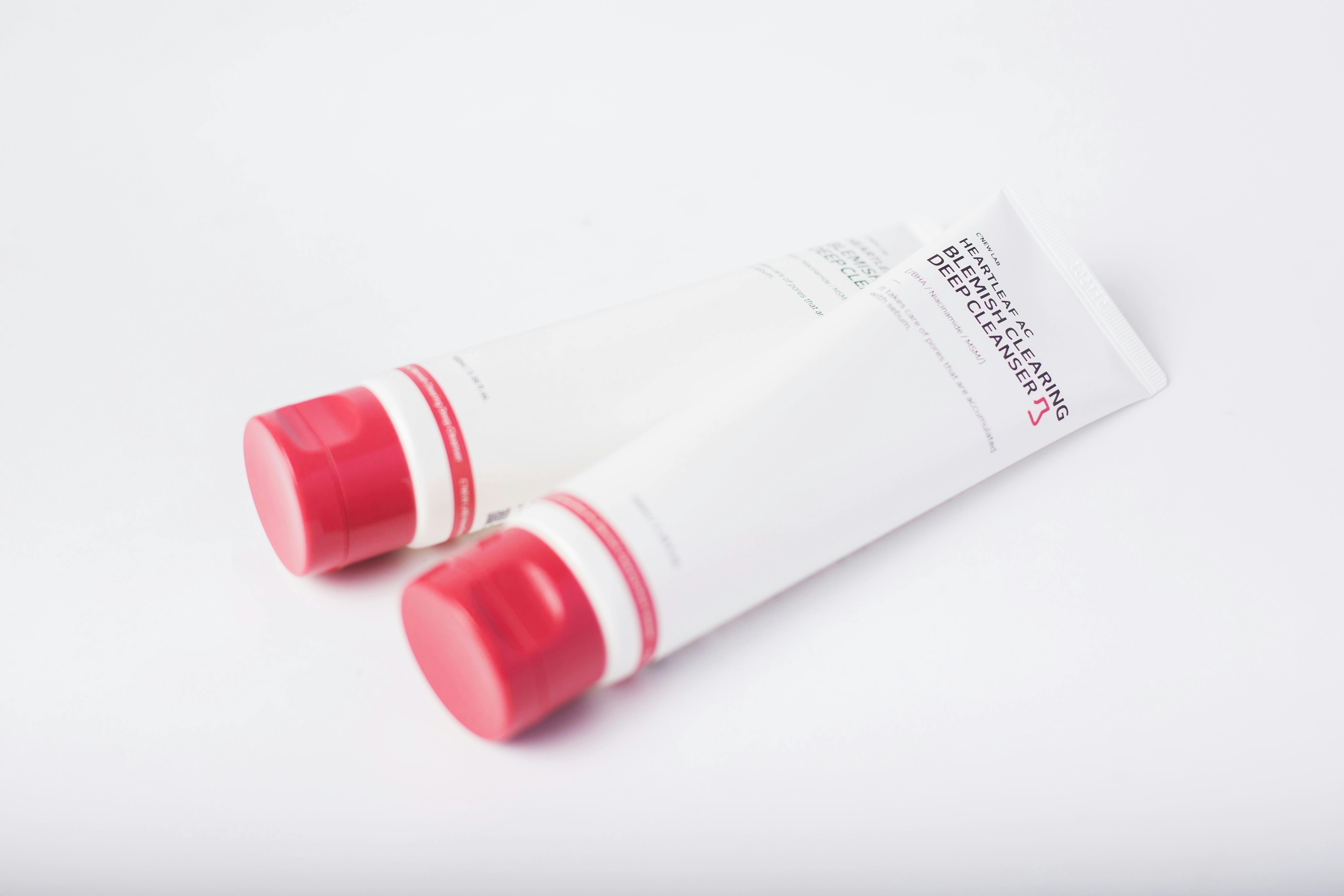 free-photo-of-dermal-cream-in-a-studio.jpeg?auto=compress\u0026cs=tinysrgb\u0026w=1600\u0026loading=lazy