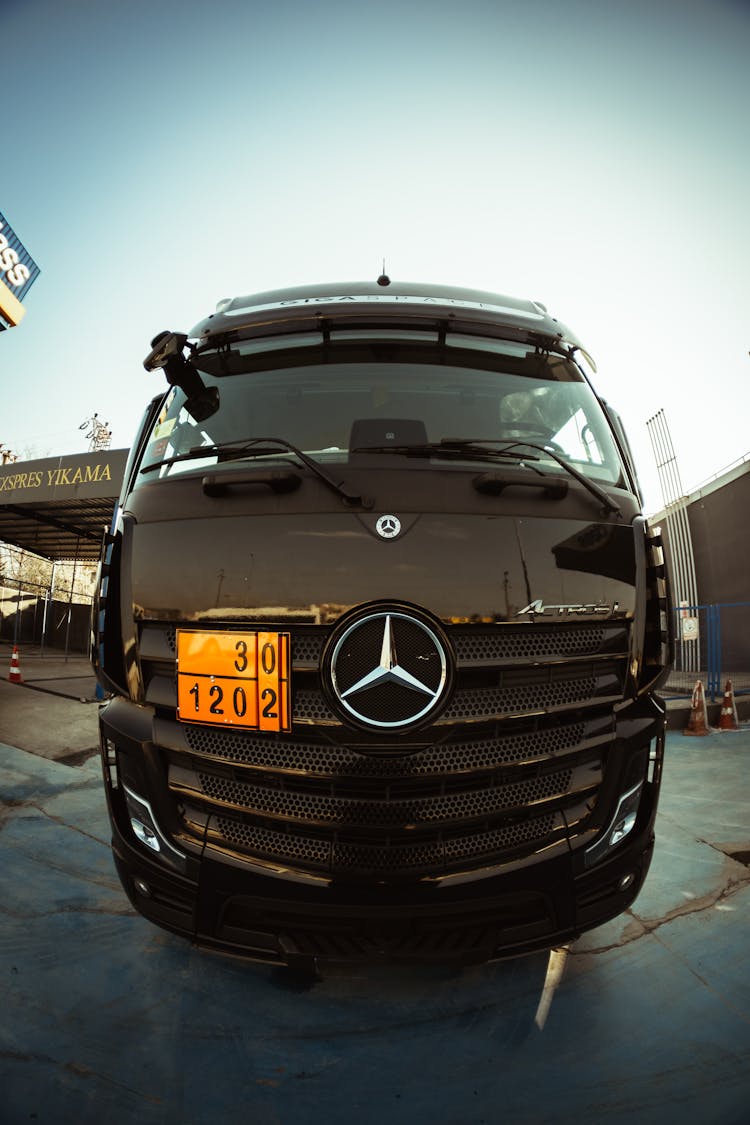 Mercedes Benz Van