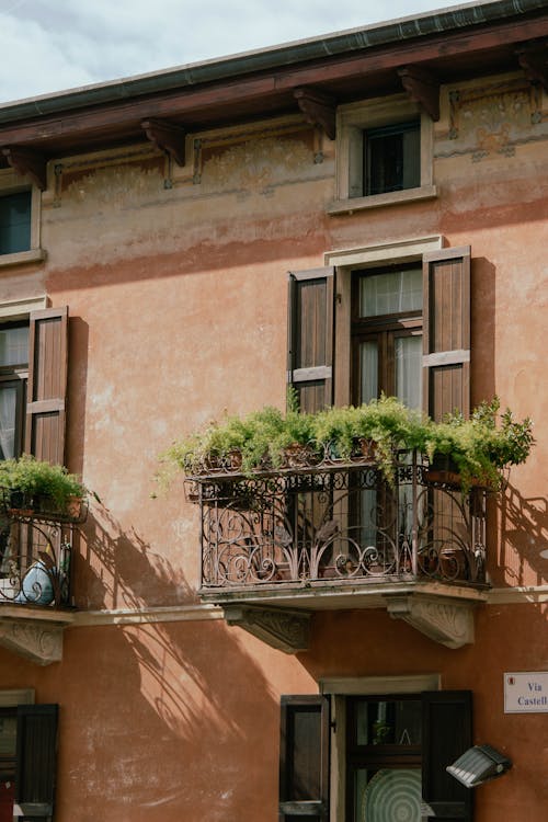 Fotos de stock gratuitas de balcón, balcones, casa