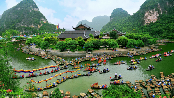 Marble Mountain & Hoi An Ancient Town Tour