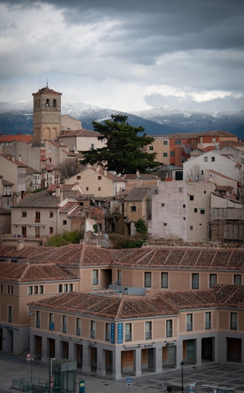 Imagine de stoc gratuită din acoperit de nori, clădiri, fotografie cu drona