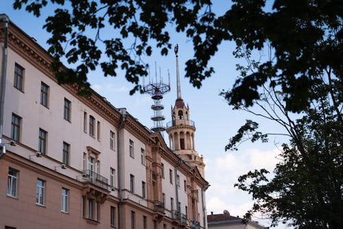 Immagine gratuita di alberi, Bielorussia, casa sotto guglia