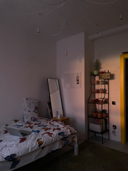 Foto stok gratis cermin panjang penuh, desain interior, kamar tidur