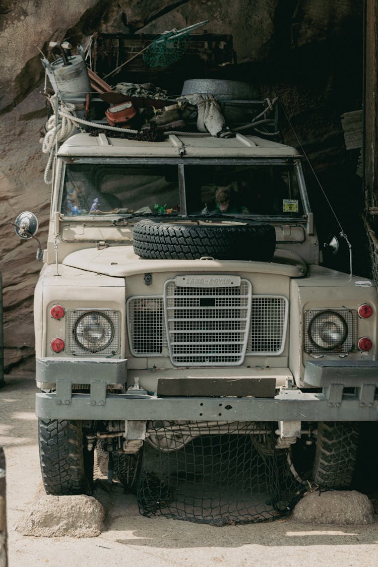 Military 4x4 Land Rover