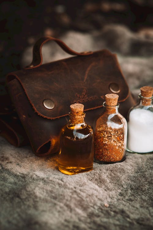 Photos gratuites de bocaux d épices, bouteilles en verre, élégance