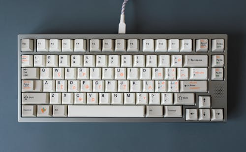 Keyboard with Wire