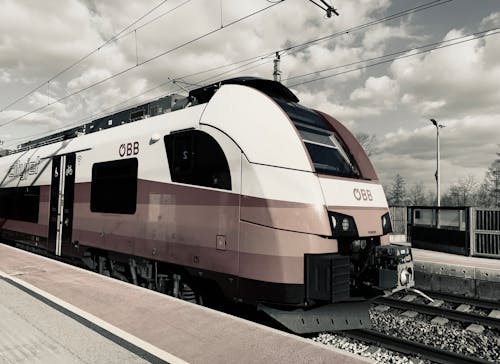 Free stock photo of schnellbahn, train station, zug