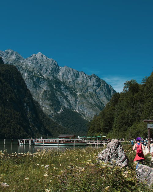 Fotobanka s bezplatnými fotkami na tému hory, leto, ľudia