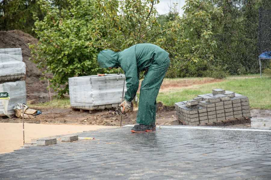 Landscape paving construction