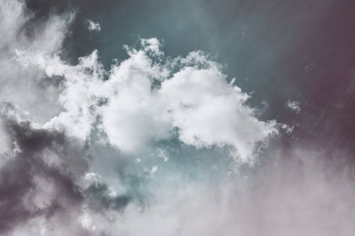 бесплатная Белые облака Стоковое фото