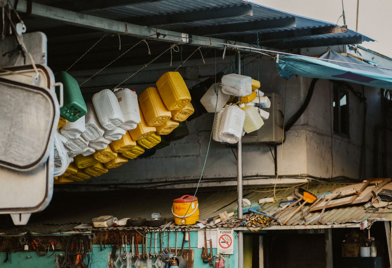 Marcham — belongings being loaded for transport to storage