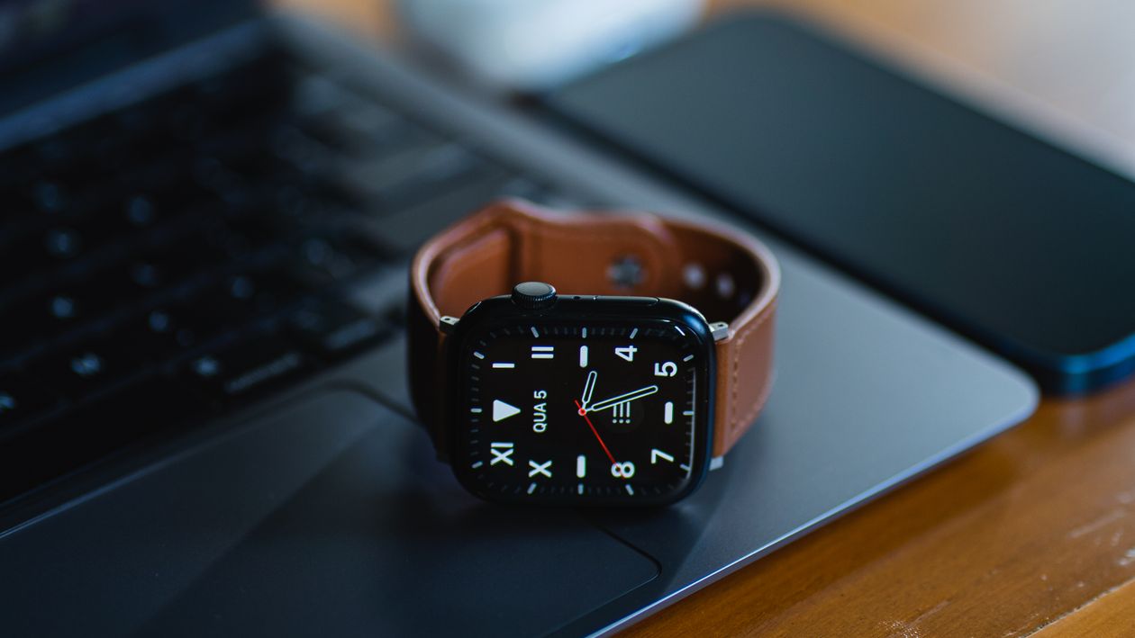 Portable Computer Watch Watch on Laptop · Free Stock Photo