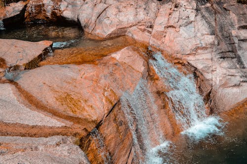 Foto d'estoc gratuïta de cascades, natura, rocallós