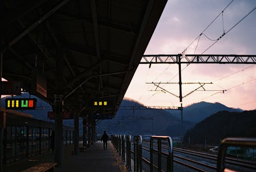 Základová fotografie zdarma na téma nástupiště, přeprava, soumrak