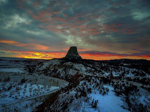 Gratis lagerfoto af devils tower national monument, djiglobal, dronefotografering