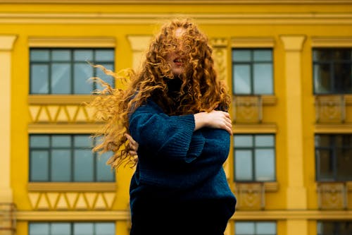 şiddetli Ve Ateşli: Kiev'de Kızıl Saçlı Güzel