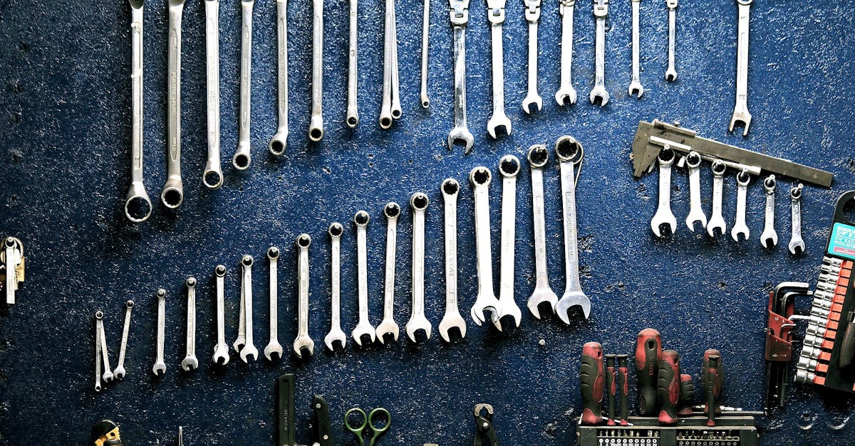 How to use a click torque wrench properly