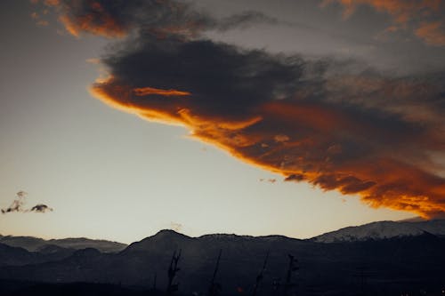 Kostenloses Stock Foto zu berge, dämmerung, wetter