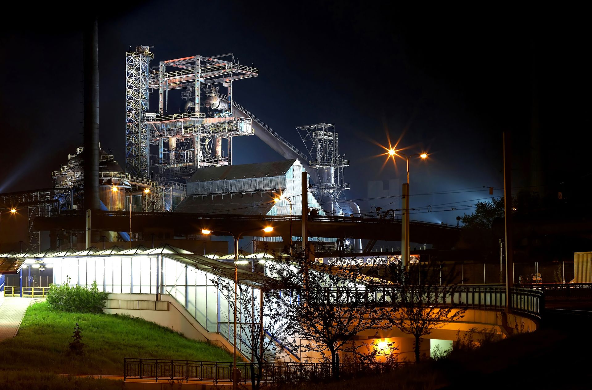 Advanced power infrastructure facility with field-driven energy systems at twilight