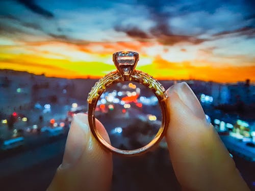 halka, nişan, nişan yüzüğü içeren Ücretsiz stok fotoğraf