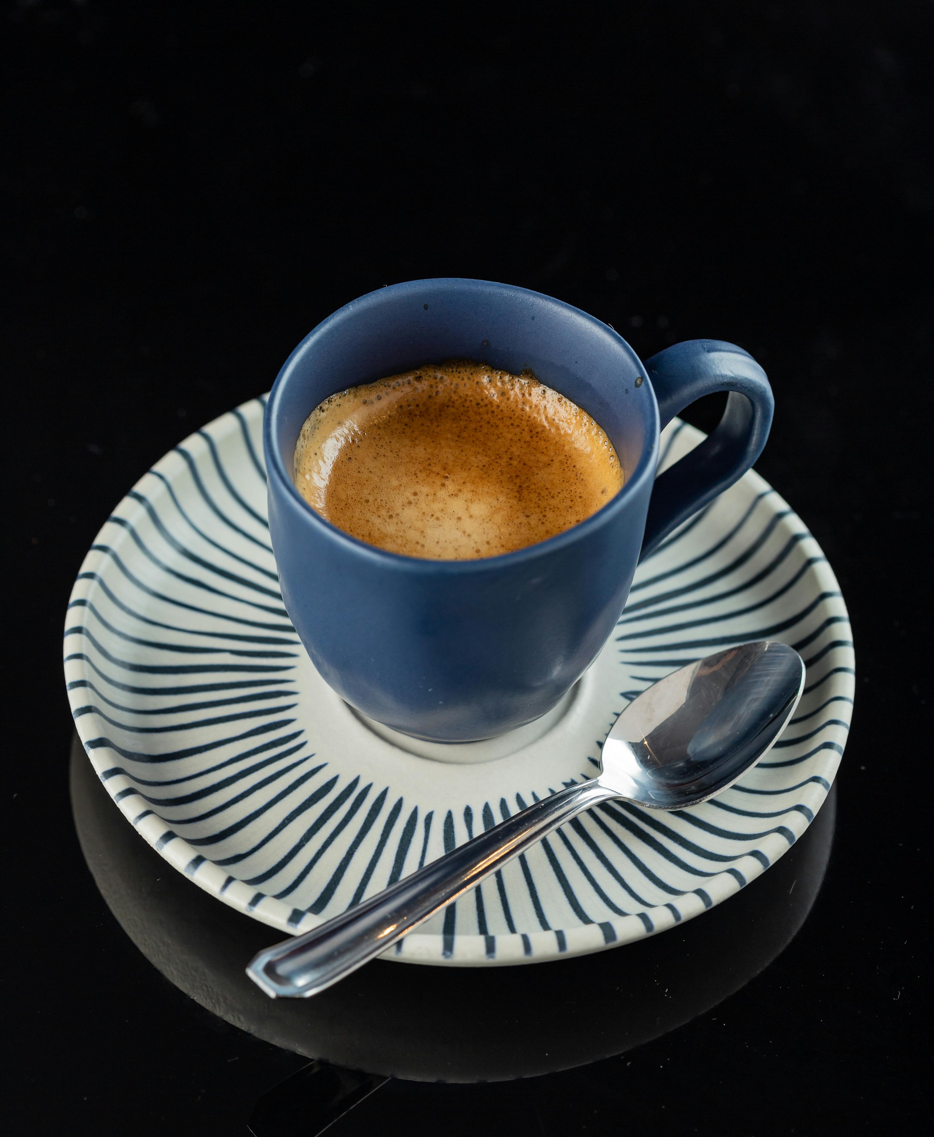 Café Espresso Close-up, Tasse De Café. Banque D'Images et Photos Libres De  Droits. Image 53172165