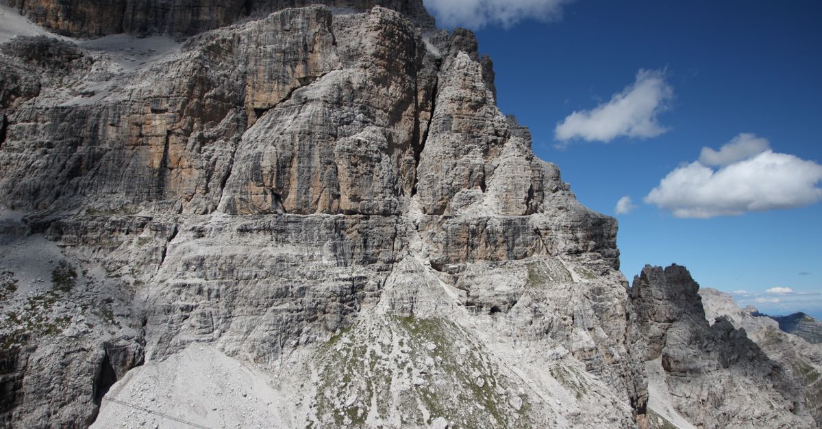 Cragg Rocks Craggy Rock Formation · Free Stock Photo