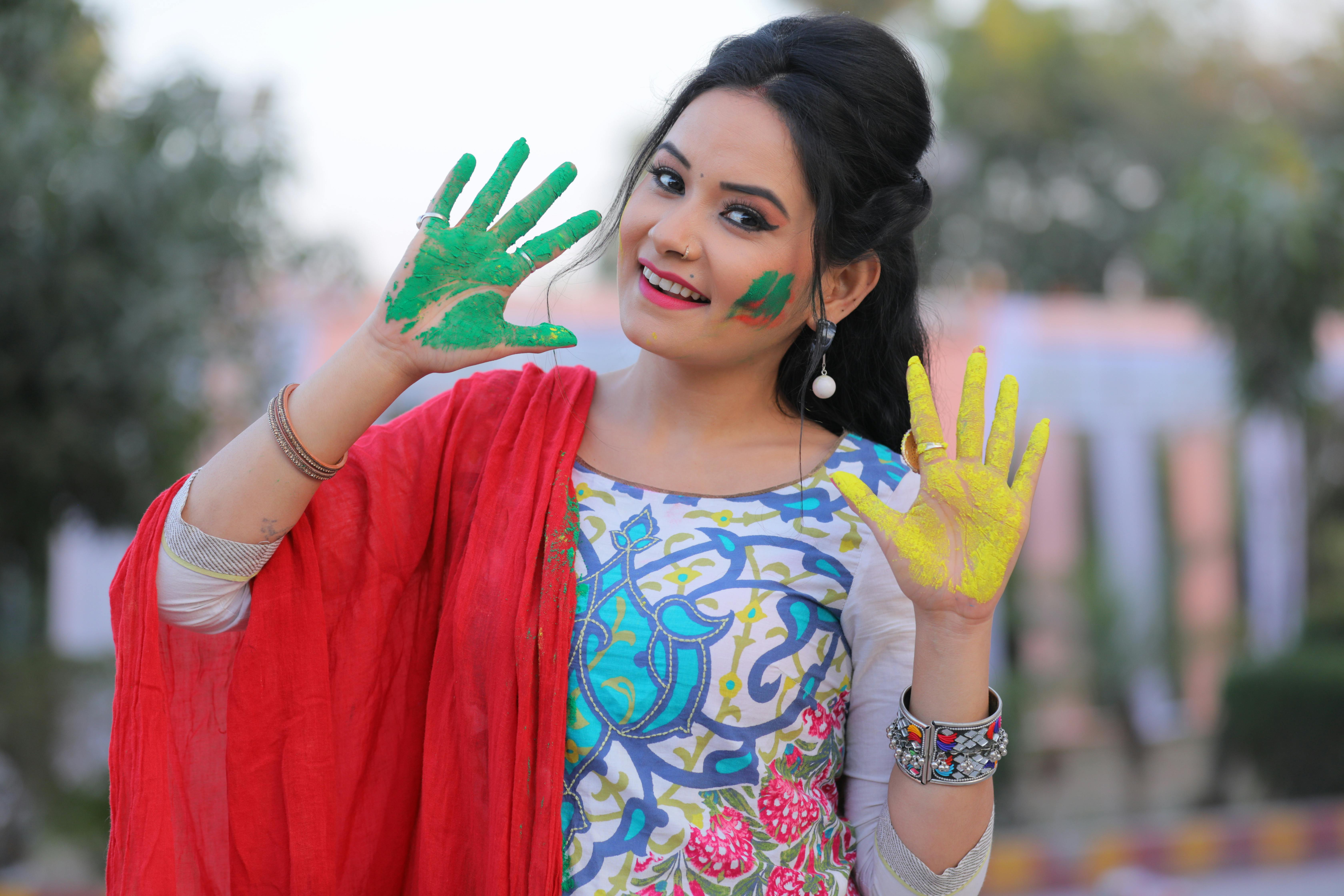 Saas Bahu Achaar Pvt. Ltd. Web Series: Release Date, OTT Platforms, Review, Trailer, Star Cast, Songs, Posters — Photo by Pan
