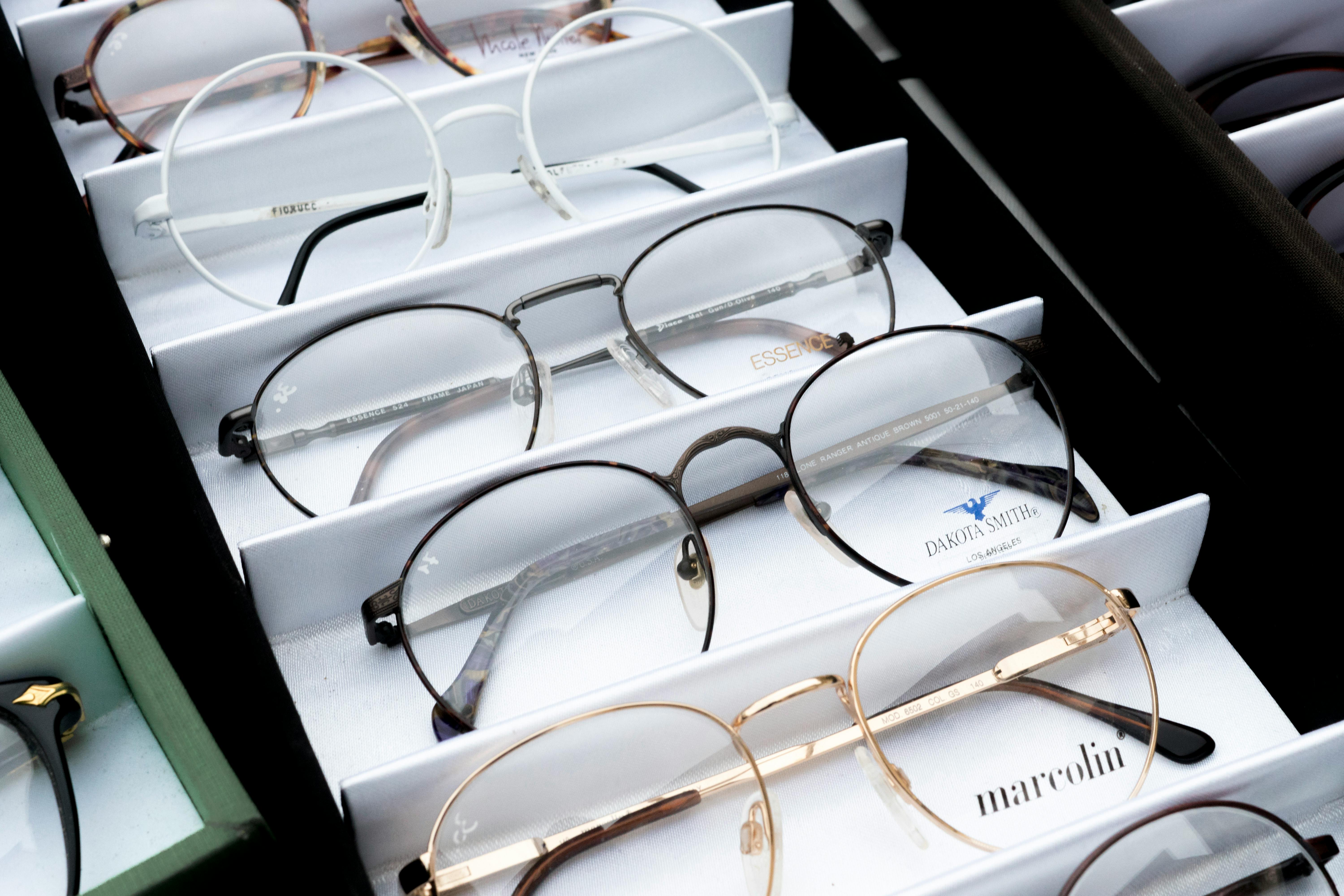 898,017 Black Glasses Royalty-Free Images, Stock Photos & Pictures
