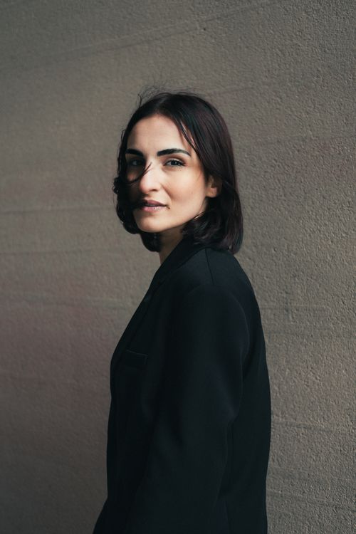 Free Chic portrait of a woman in İstanbul, showcasing modern fashion and sophistication. Stock Photo