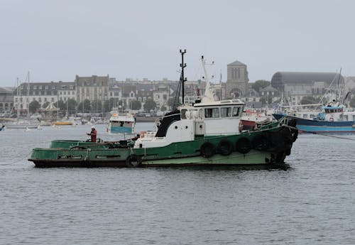 Foto d'estoc gratuïta de barca de pesca, embarcació d'aigua, mar