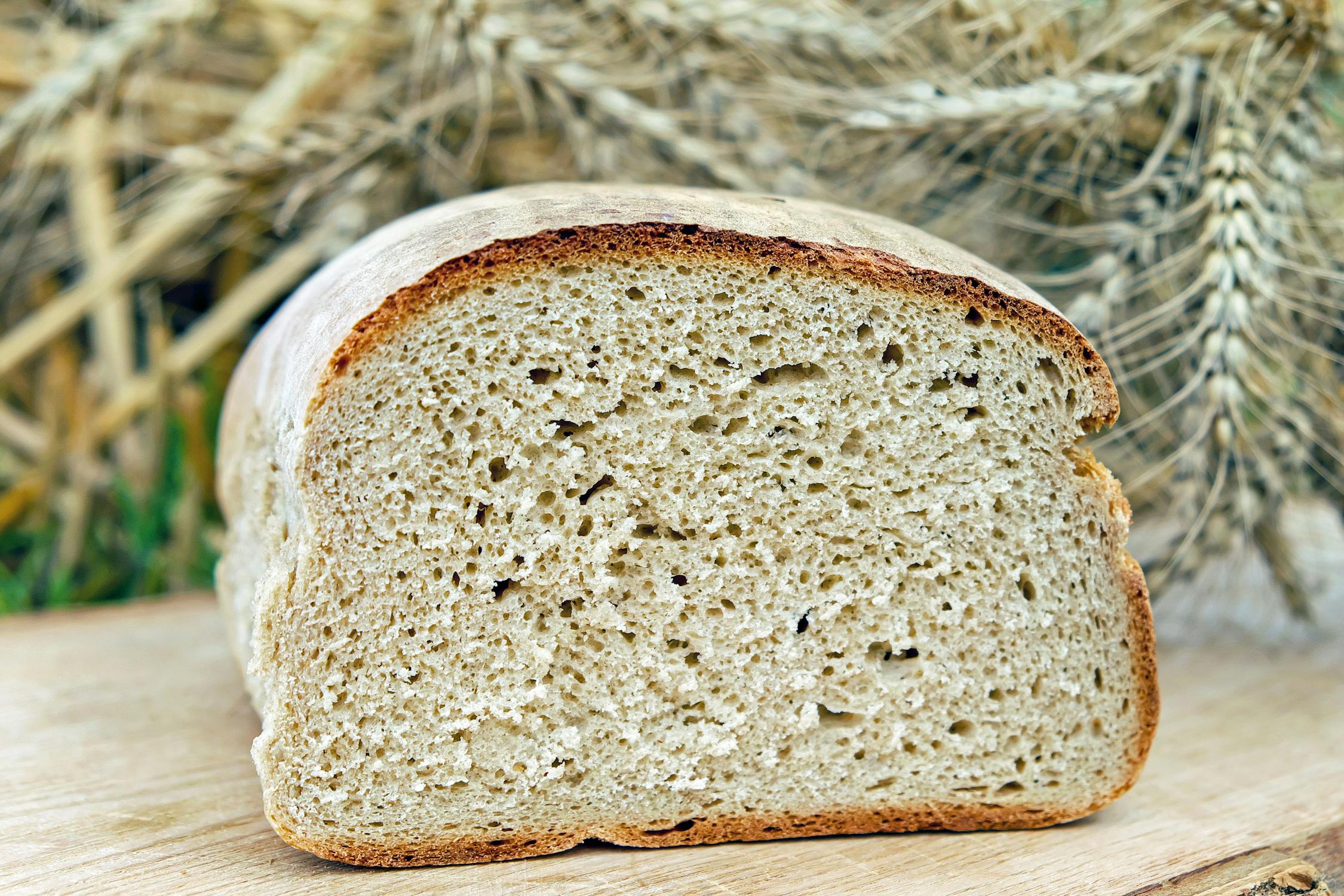 sliced-loaf-bread-free-stock-photo