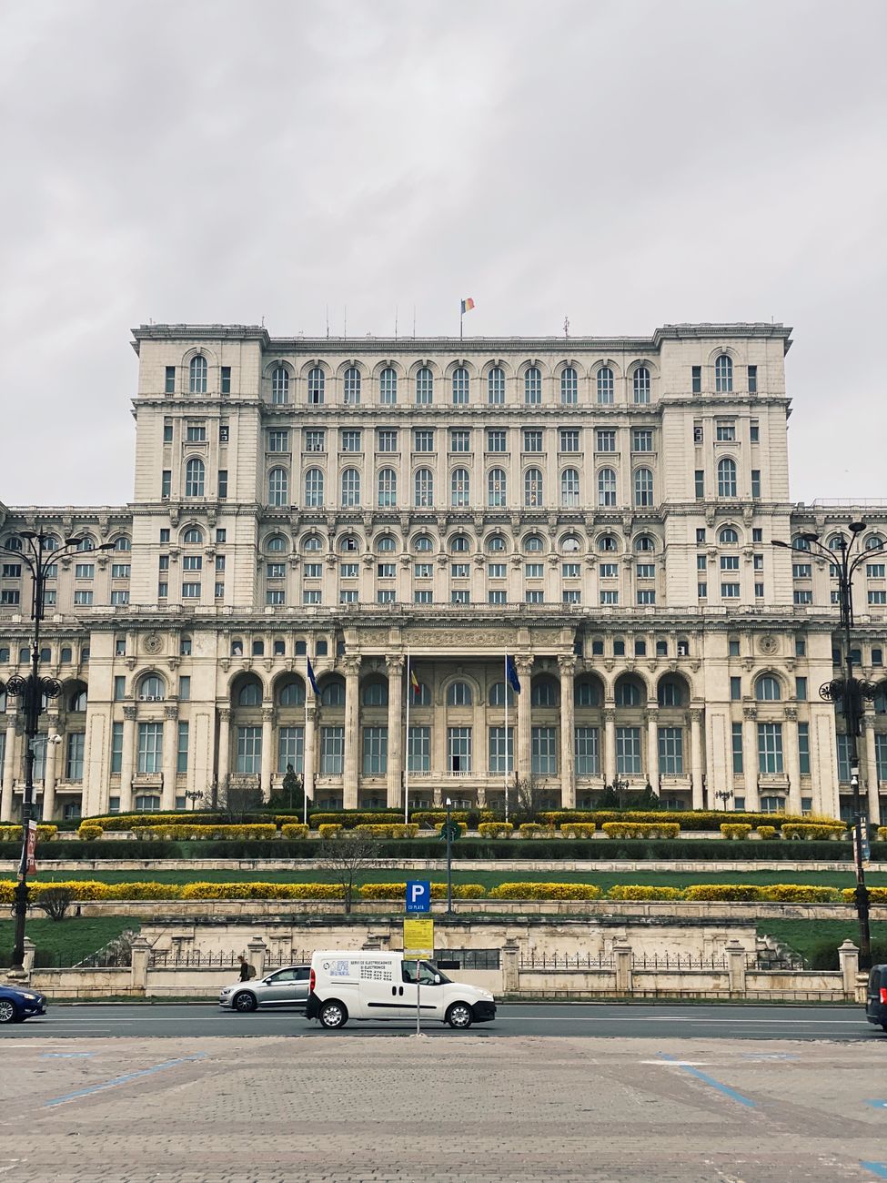 Alexandru Nazare în timpul declarațiilor despre legea fiscal-bugetară Alexandru Nazare în timpul declarațiilor despre legea fiscal-bugetară