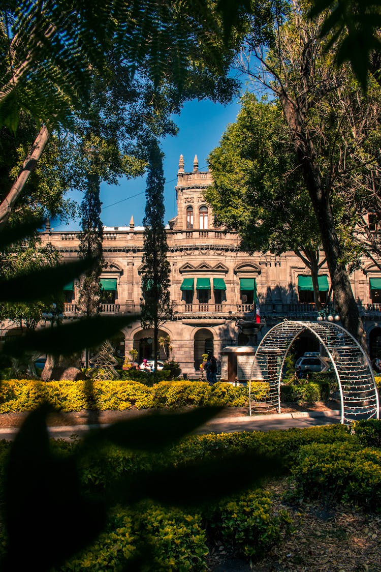 Park And Palacio Municipal In Puebla Behind