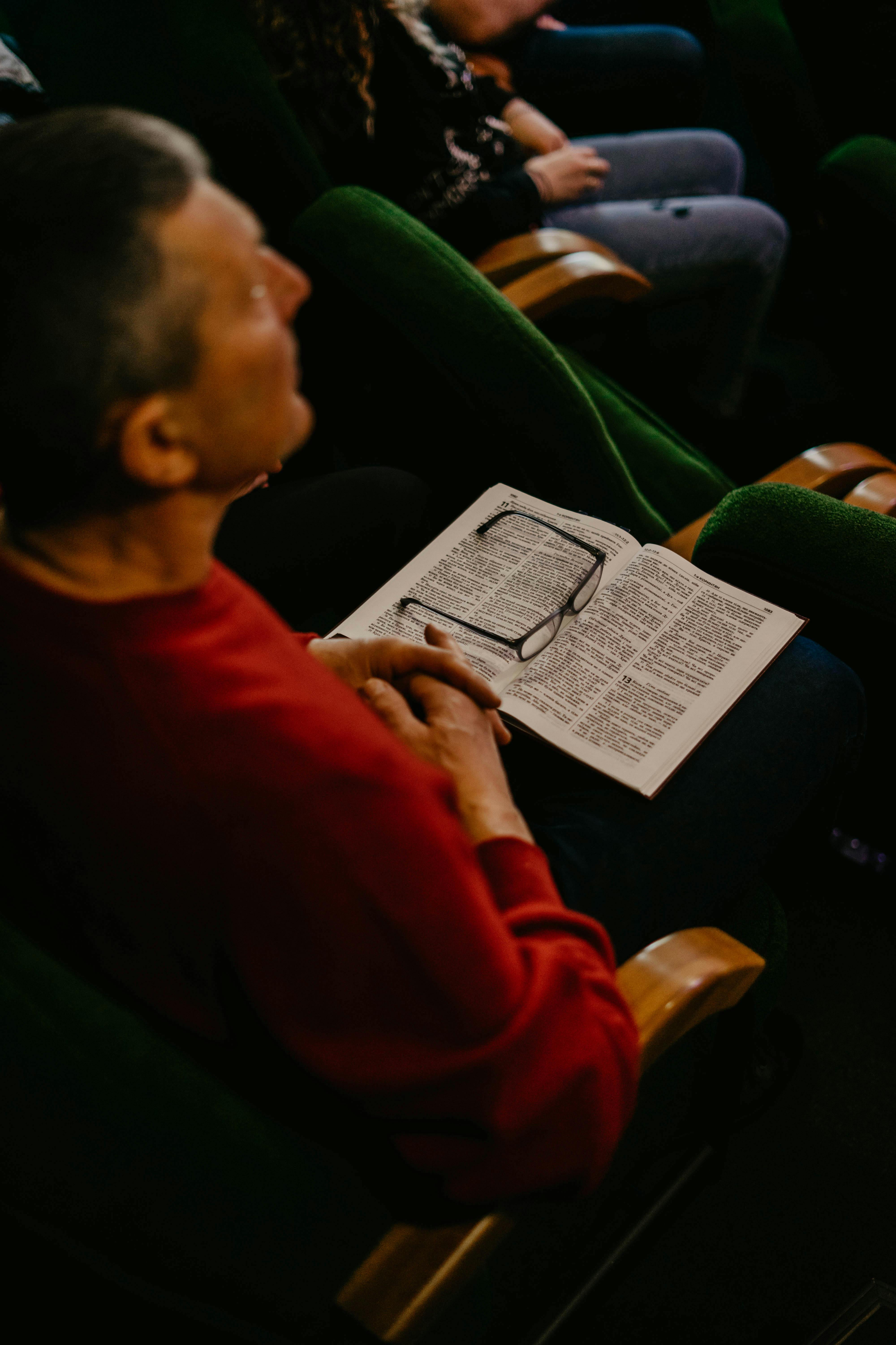 Ücretsiz adam, anlamak, barışçıl içeren Ücretsiz stok fotoğraf Stok Fotoğraflar