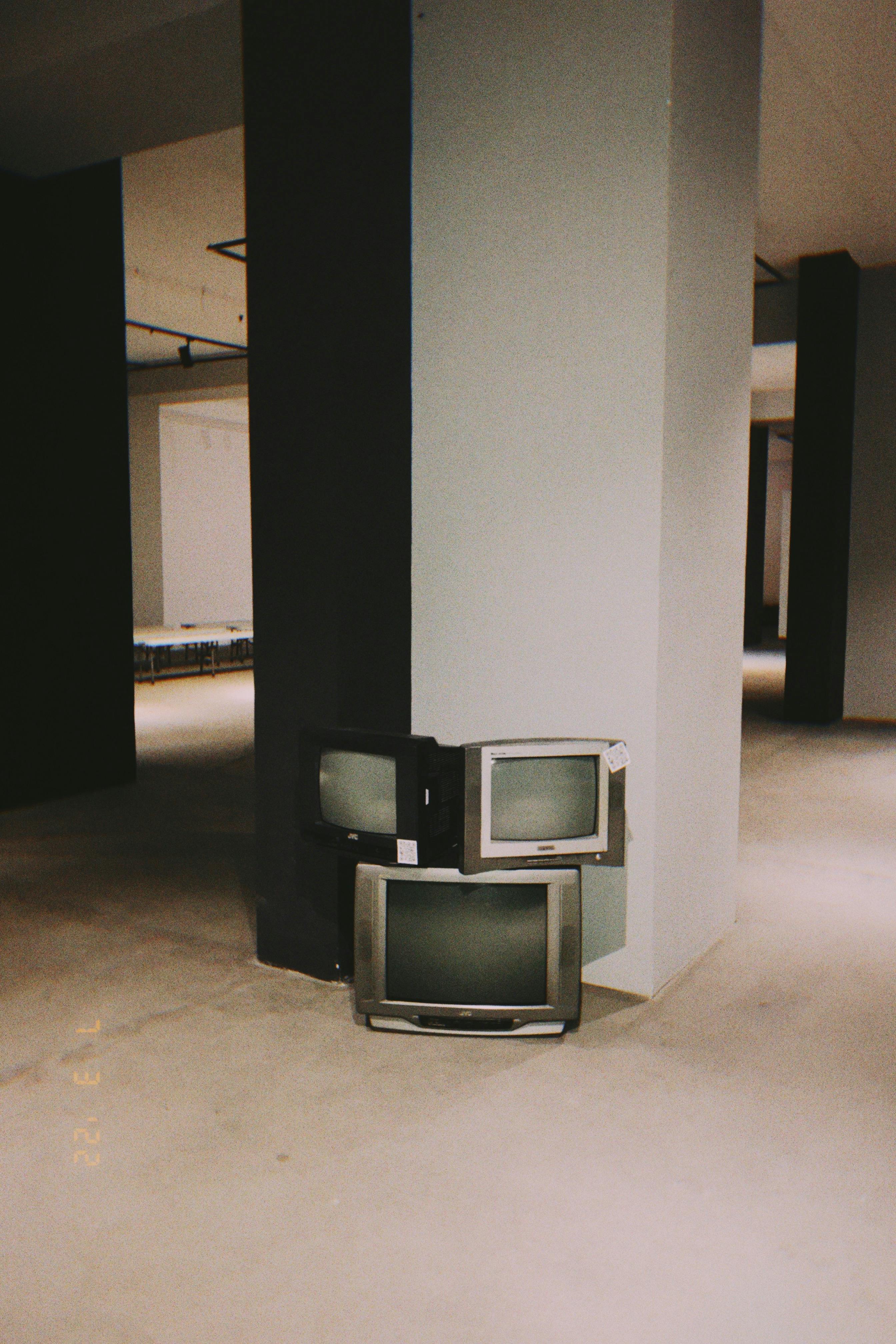 Gratuit Televizoare într O Sală Fotografie de stoc