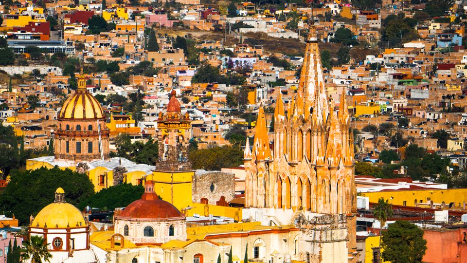 Explore the vibrant architecture of San Miguel de Allende, a UNESCO World Heritage site.