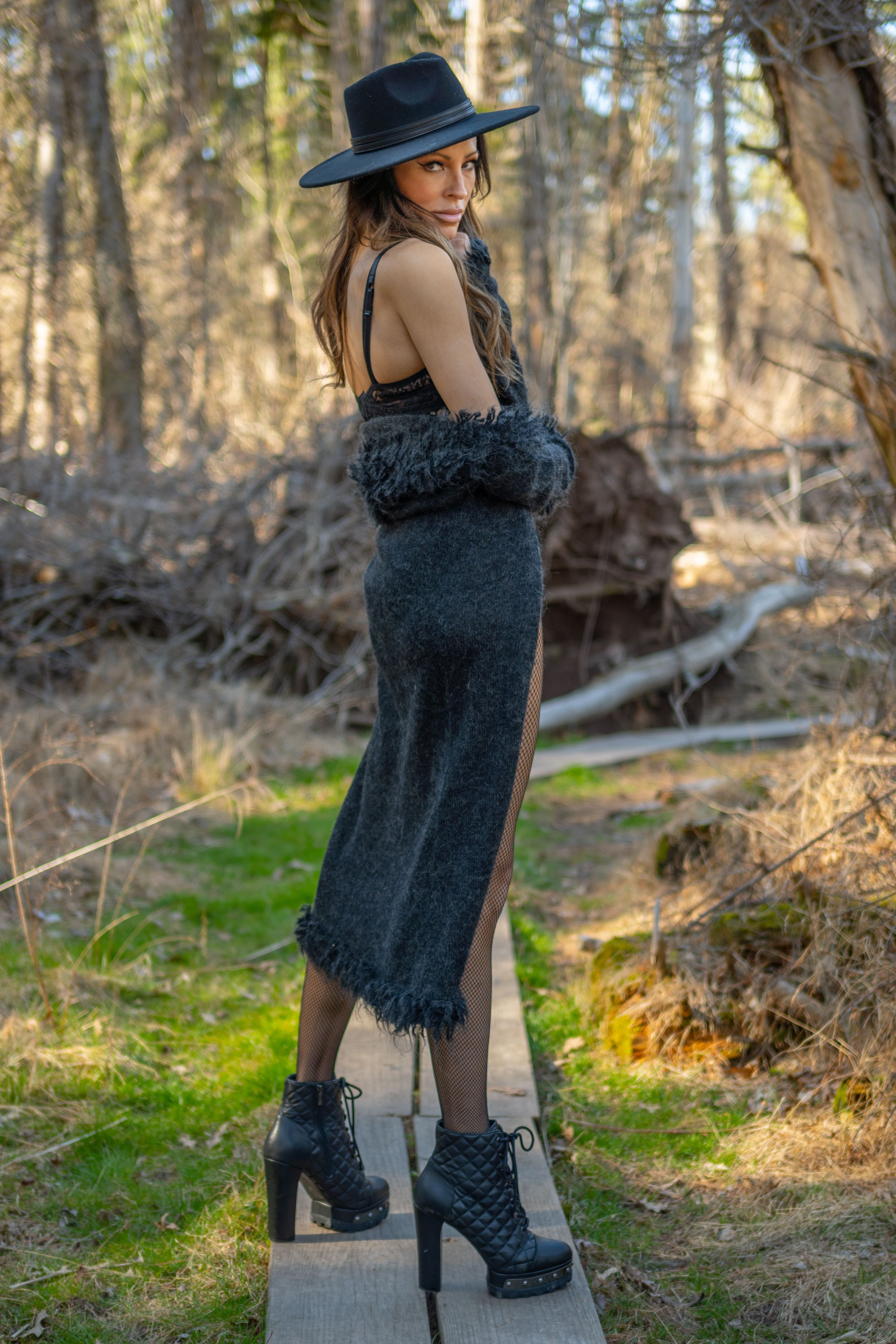 Woman Posing in Black Hat and Coat · Free Stock Photo