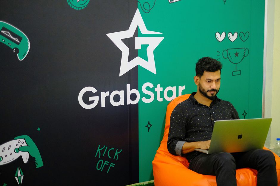 Tech stocks today: Amazon to acquire satellite company Globalstar, OpenAI memo lashes out at rival Anthropic