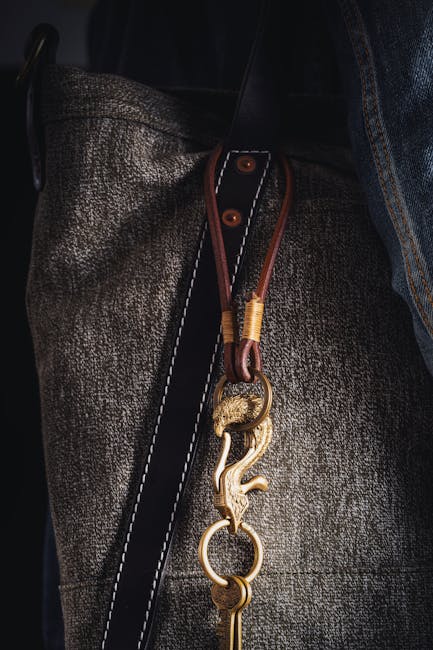 Close-up | Gucci 114595 Tote Bag Details | Highlighting key authentication points like stitching and hardware