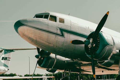 Airplane with Propeller