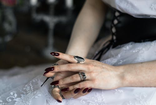 결혼 사진, 매니큐어, 반지의 무료 스톡 사진
