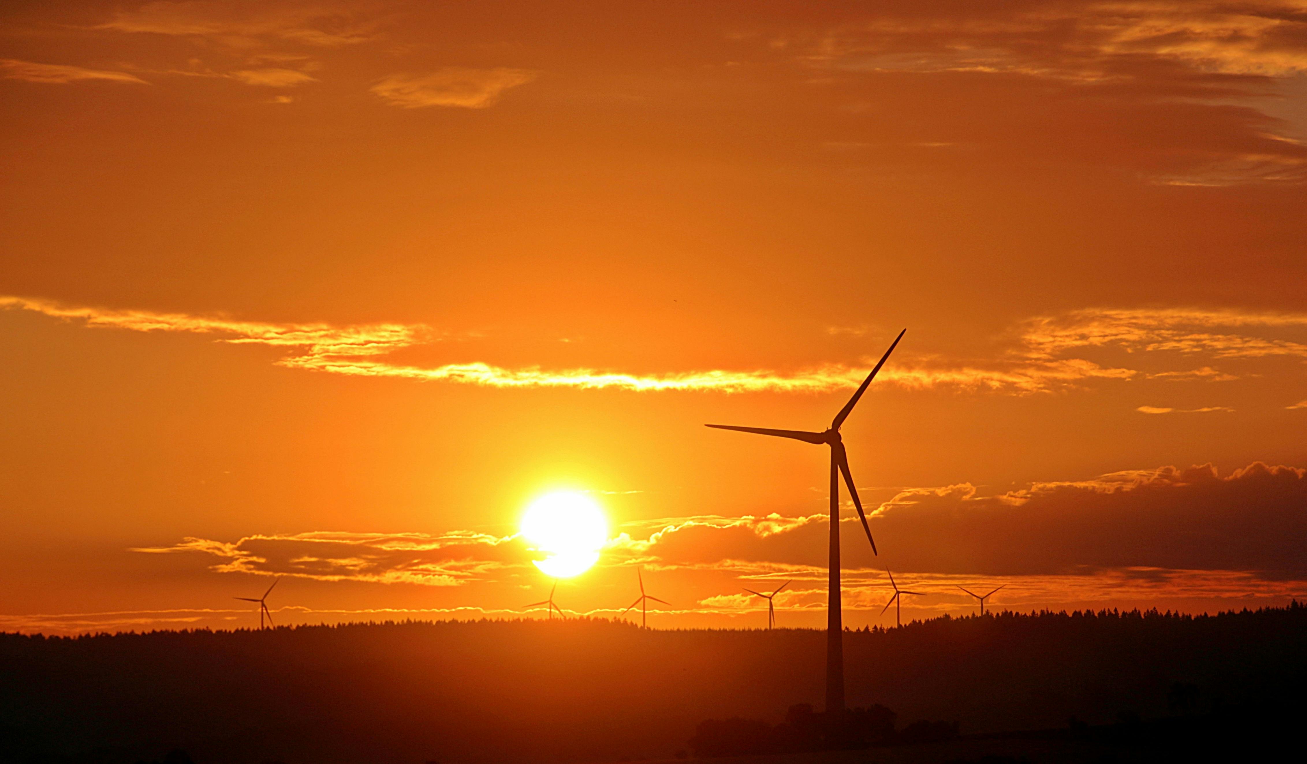 3,000+ Free Windmills & Renewable Energy Images - Pixabay