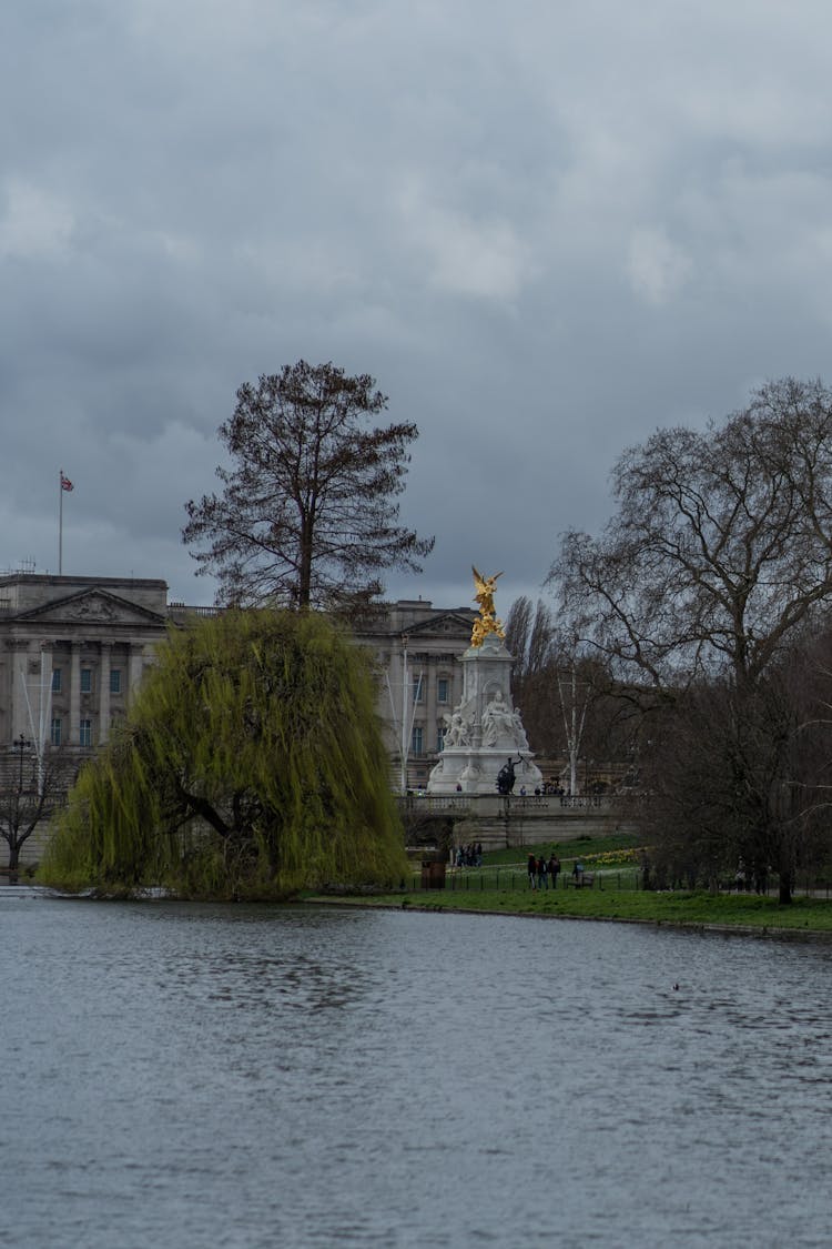 St James Park With The Victoria Memorial In The Background