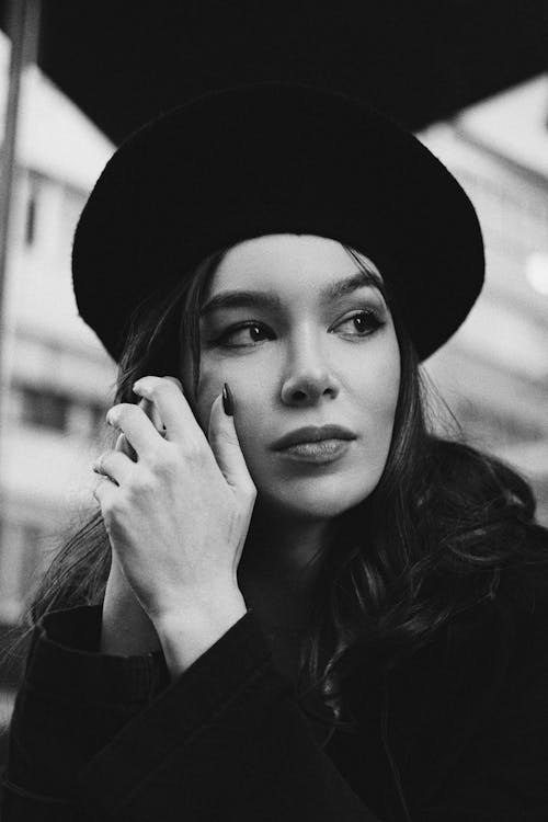 Free Brunette Woman with Hat Stock Photo